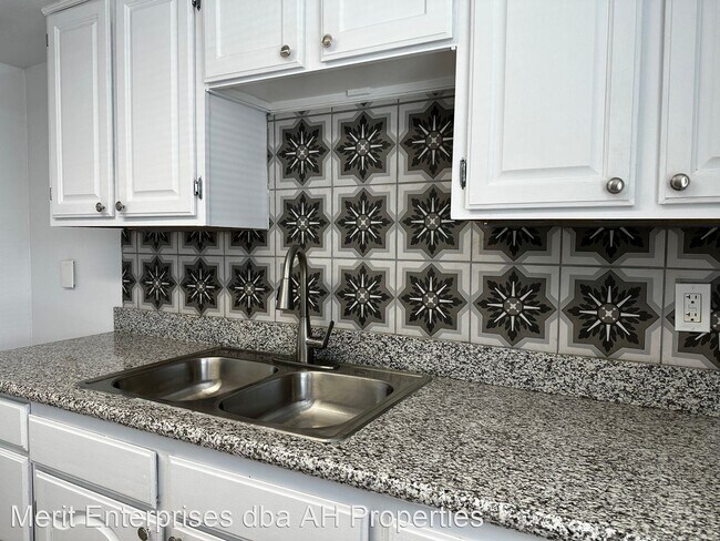 14005 N Palm St El Mirage, AZ 85335 photo 2