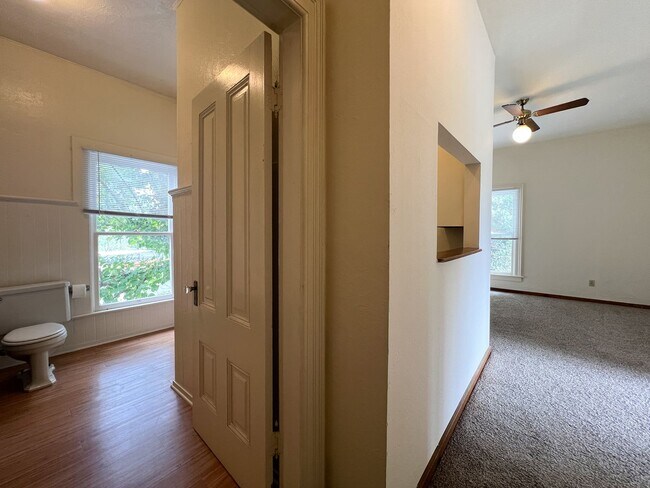 2240 3rd St Napa, CA 94559 photo 4