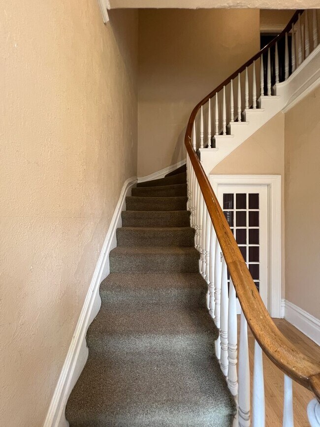 2240 3rd St Napa, CA 94559 photo 2