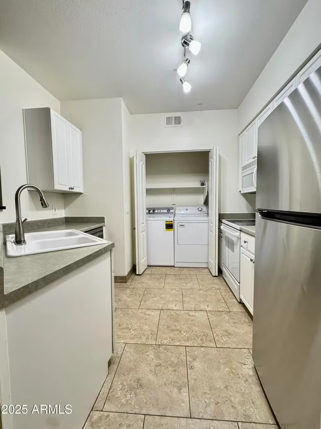 1701 E Colter St Phoenix, AZ 85016 photo 2