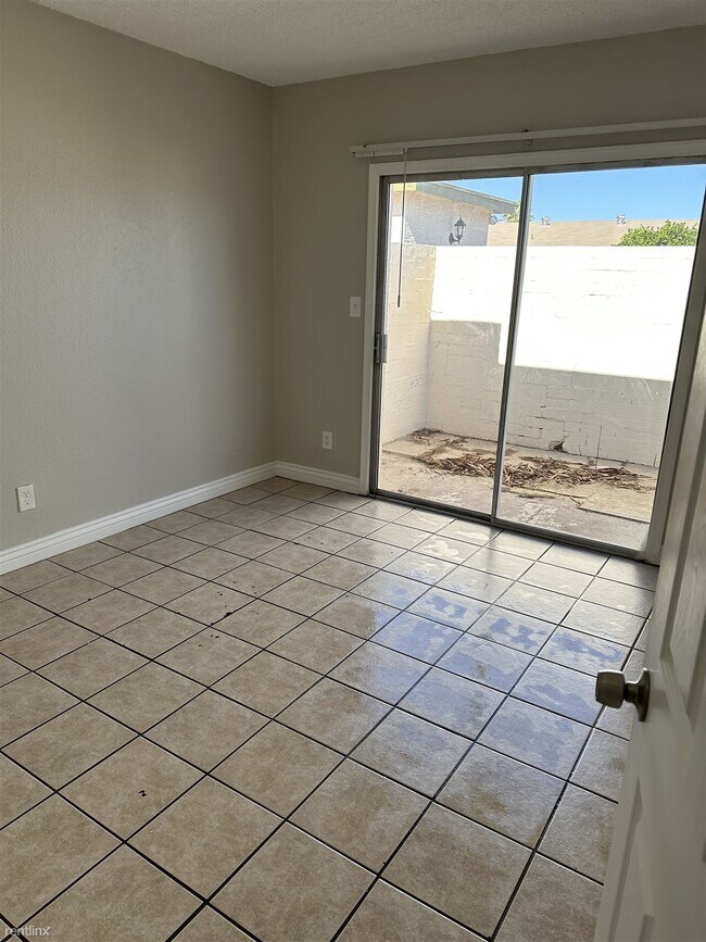 2318 E Broadway Rd Mesa, AZ 85204 photo 5