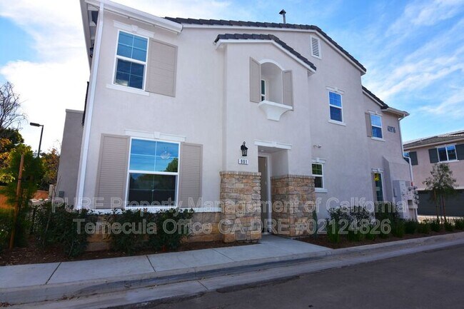 41976 Corte Santa Barbara Murrieta, CA 92563