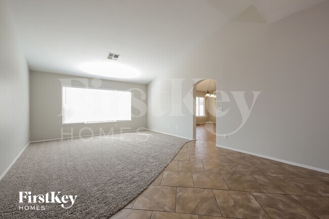 4117 W Park View Ln Glendale, AZ 85310 photo 4