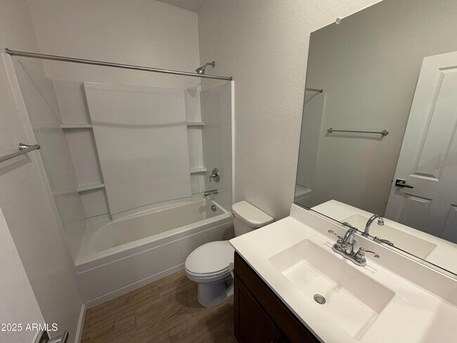 13248 W Hackamore Dr Peoria, AZ 85383 photo 4