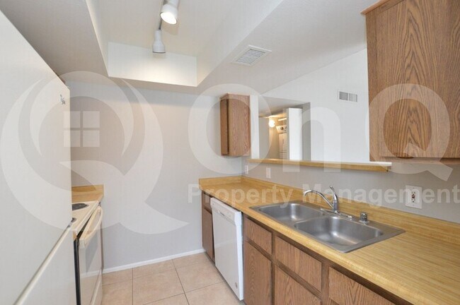 616 S Hardy Dr Tempe, AZ 85281 photo 4