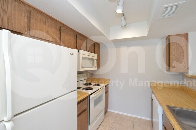 616 S Hardy Dr Tempe, AZ 85281 photo 3