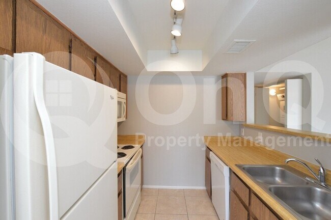 616 S Hardy Dr Tempe, AZ 85281 photo 2