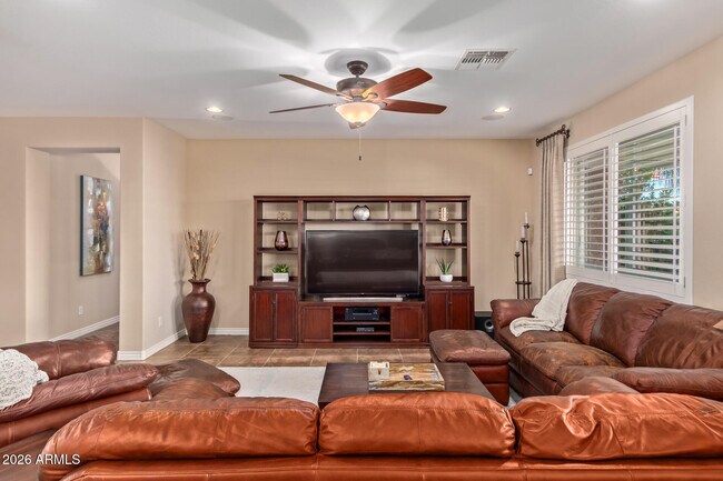 16367 N 183rd Dr Surprise, AZ 85388 photo 2