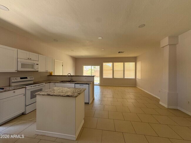 1309 S 121st Ln Avondale, AZ 85323 photo 5