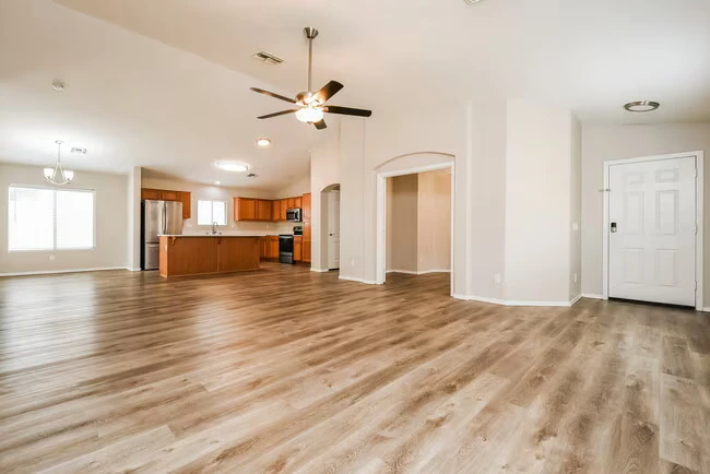 39378 N Parisi Cir San Tan Valley, AZ 85140 photo 4