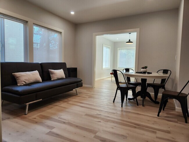 521 66th St unit 1424326P