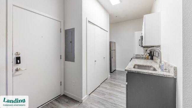 1811 E Apache Blvd Tempe, AZ 85281 photo 5