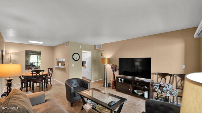 8649 E Royal Palm Rd Scottsdale, AZ 85258 photo 3