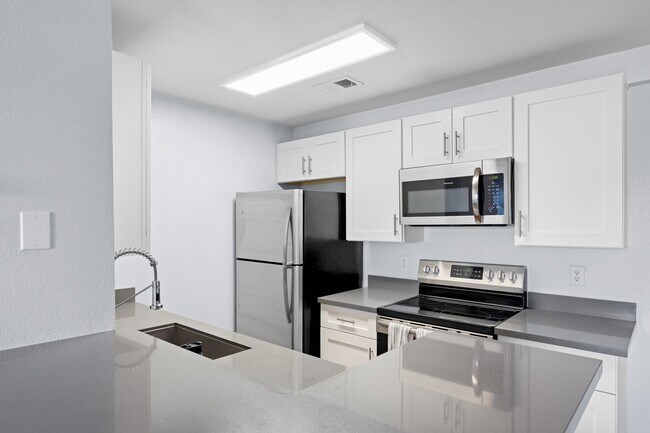 10610 S 48th St Phoenix, AZ 85044 photo 2