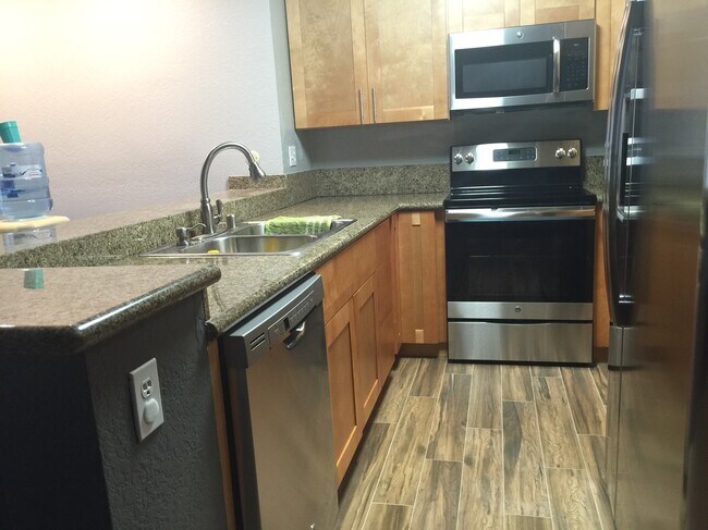 9249 Village Glen Dr San Diego, CA 92123 photo 4