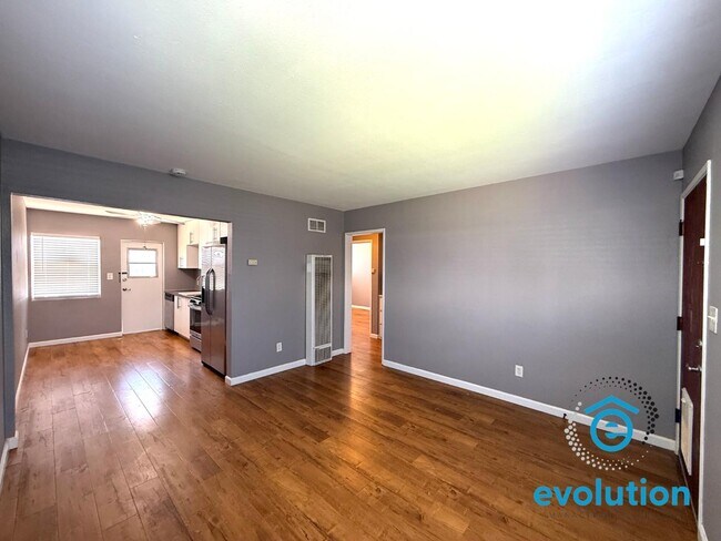 6773 Mohawk St San Diego, CA 92115 photo 3