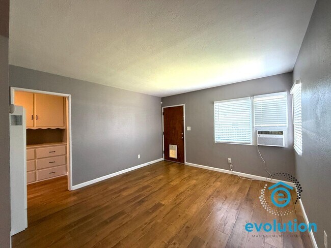 6773 Mohawk St San Diego, CA 92115 photo 5
