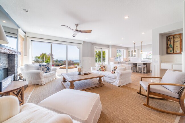 7373 Elegans Pl Carlsbad, CA 92011 photo 3
