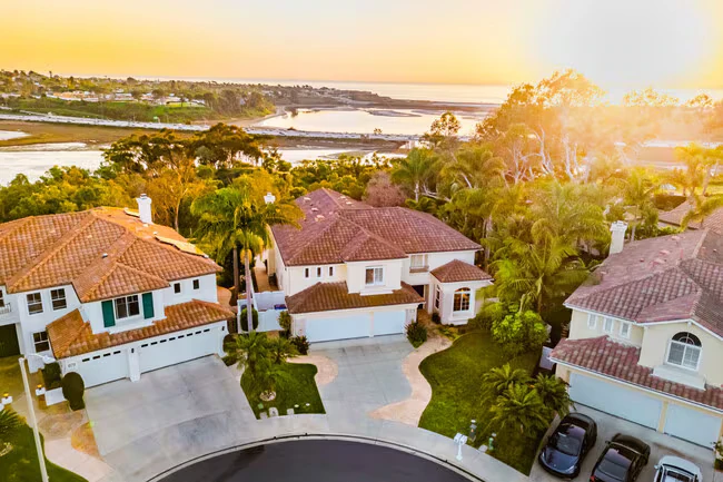 7373 Elegans Pl Carlsbad, CA 92011