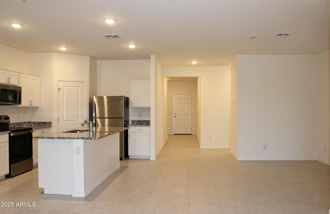10354 N 156th Ave Waddell, AZ 85355 photo 3