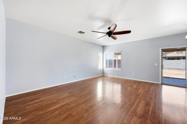 10950 W Royal Palm Rd Peoria, AZ 85345 photo 3