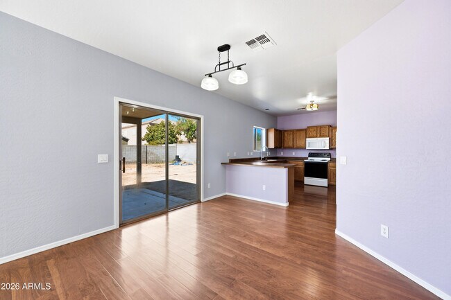 10950 W Royal Palm Rd Peoria, AZ 85345 photo 5