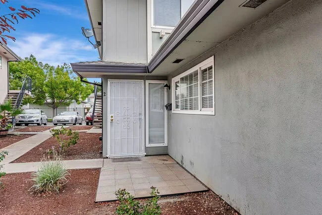 1359 Shawn Dr San Jose, CA 95118 photo 2