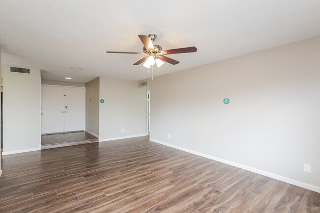 4014 E Apollo Rd Phoenix, AZ 85042 photo 4
