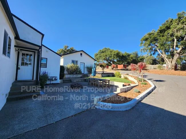 3191 Eastman Ln photo 4