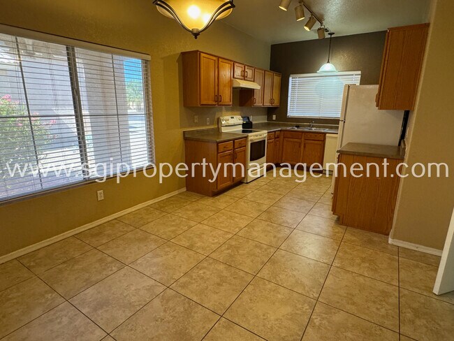 10441 W Palm Ln Avondale, AZ 85392 photo 5