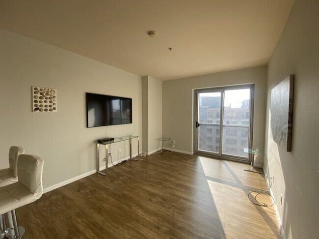 445 Island Ave San Diego, CA 92101 photo 5
