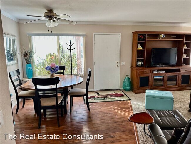 1019 Plover Way Oceanside, CA 92057 photo 3