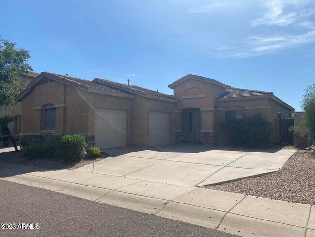 2138 North Arbor Lane, Chandler, AZ 85225 photo 2