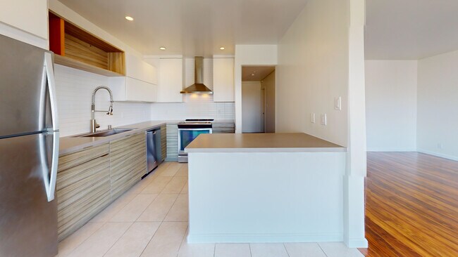 2642 Greenwich St San Francisco, CA 94123 photo 4