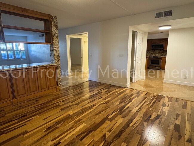 5110 N 31st Way Phoenix, AZ 85016 photo 5