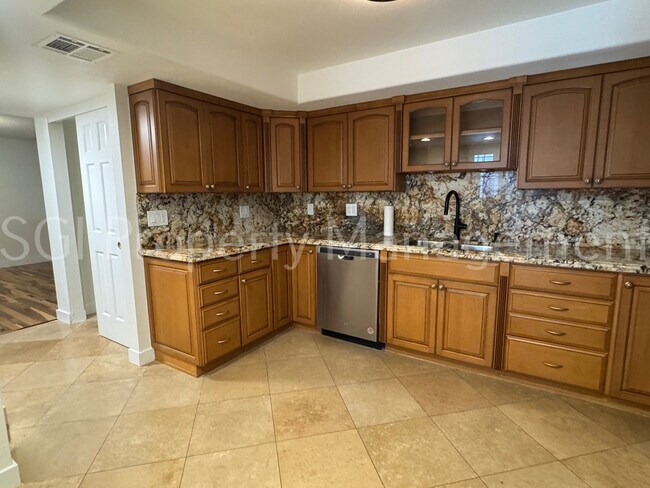 5110 N 31st Way Phoenix, AZ 85016 photo 3