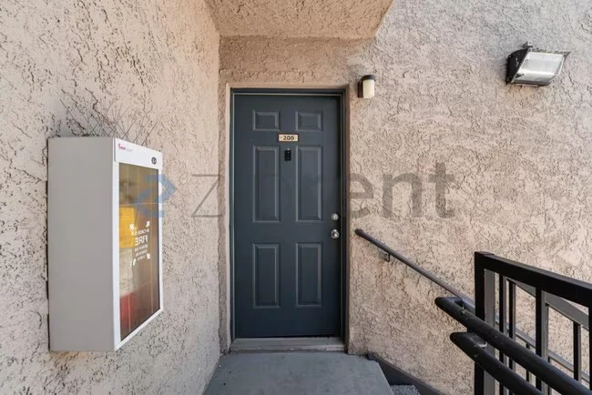 Unit B206 photo 2