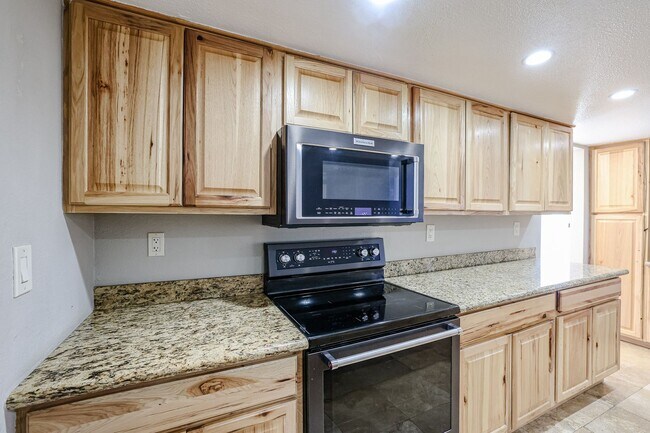 2402 W Voltaire Ave Phoenix, AZ 85029 photo 5