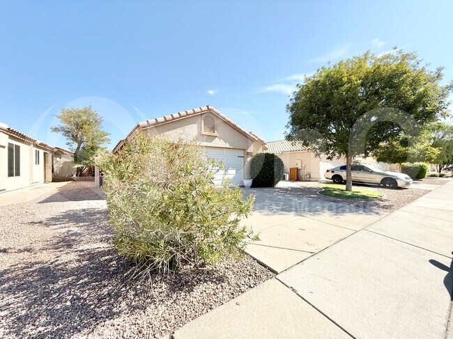 1150 W Lark Dr Chandler, AZ 85286 photo 2