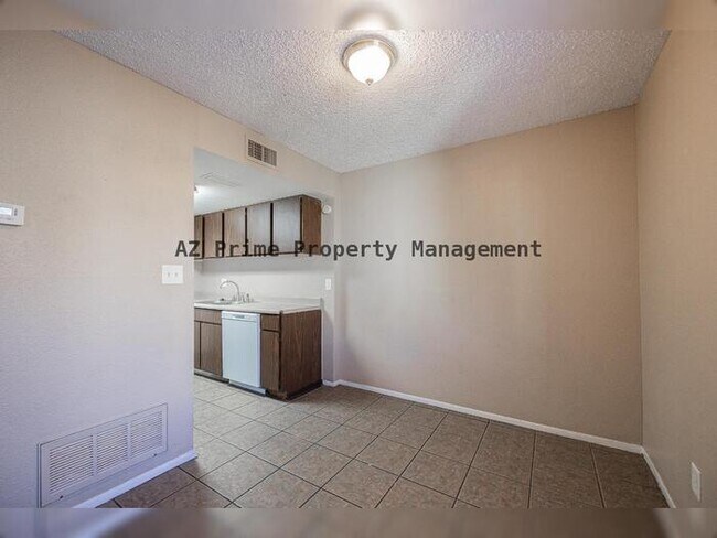 4751 W Palo Verde Dr Glendale, AZ 85301 photo 4