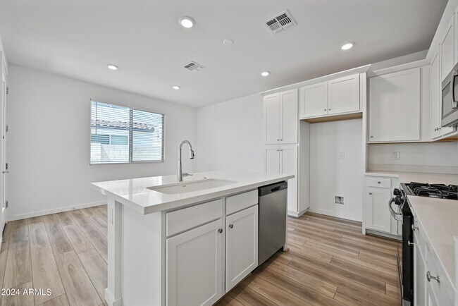 4816 S Ferric Mesa, AZ 85212 photo 3