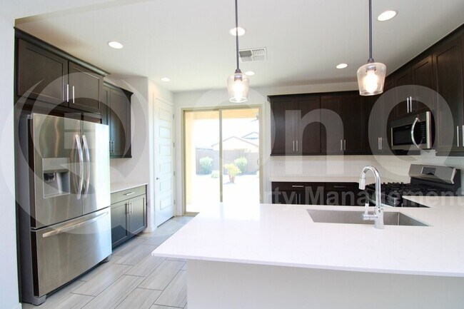9153 W Sells Dr Phoenix, AZ 85037 photo 3