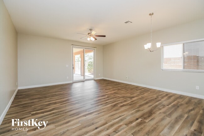 677 W Mesquite Tree Ln San Tan Valley, AZ 85143 photo 4