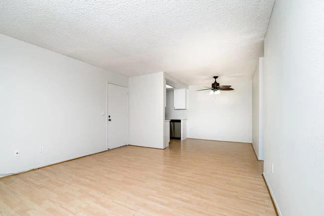 10202 Black Mountain Rd San Diego, CA 92126 photo 5