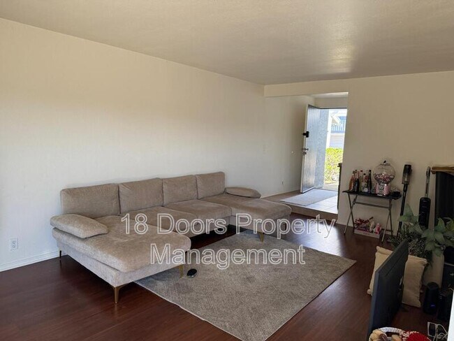 8039 Caminito Mallorca San Diego, CA 92037 photo 3