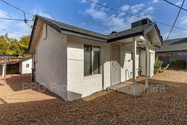 2214 N 23rd St Phoenix, AZ 85006 photo 2