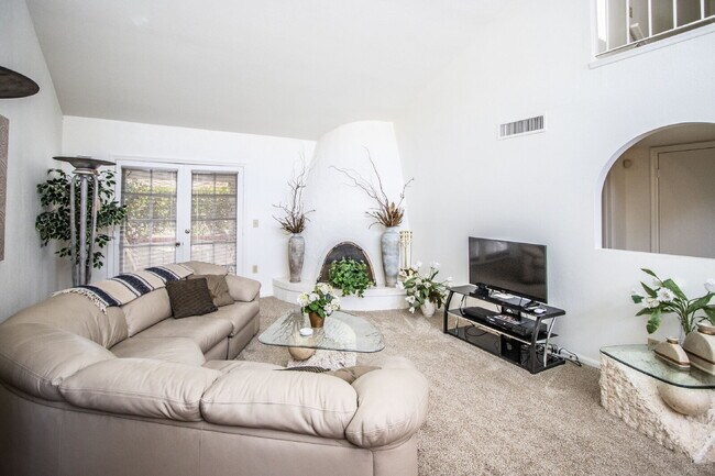 7633 E Sandalwood Dr Scottsdale, AZ 85250 photo 5