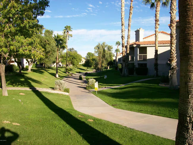 9445 N 94th Pl Scottsdale, AZ 85258 photo 2