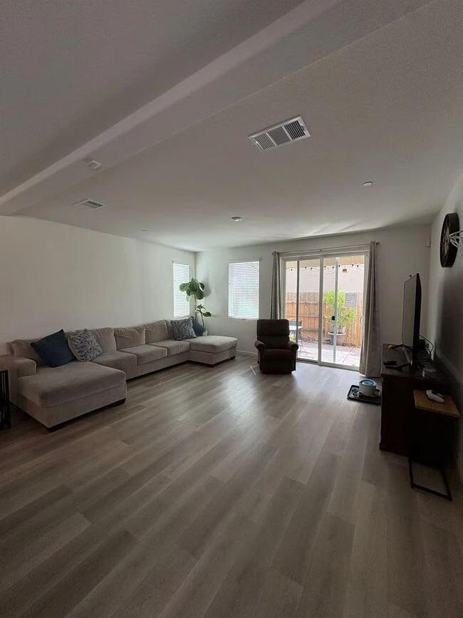 Newer 2 story home photo 3