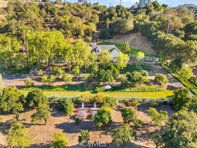 3945 Pala Mesa Dr Fallbrook, CA 92028 photo 3